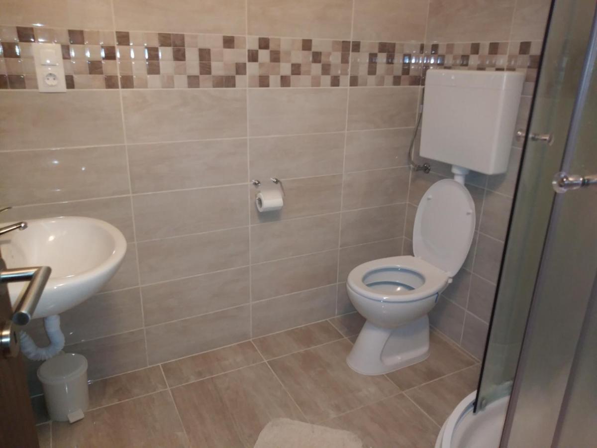 Nives Apartmani Pakostane Bagian luar foto