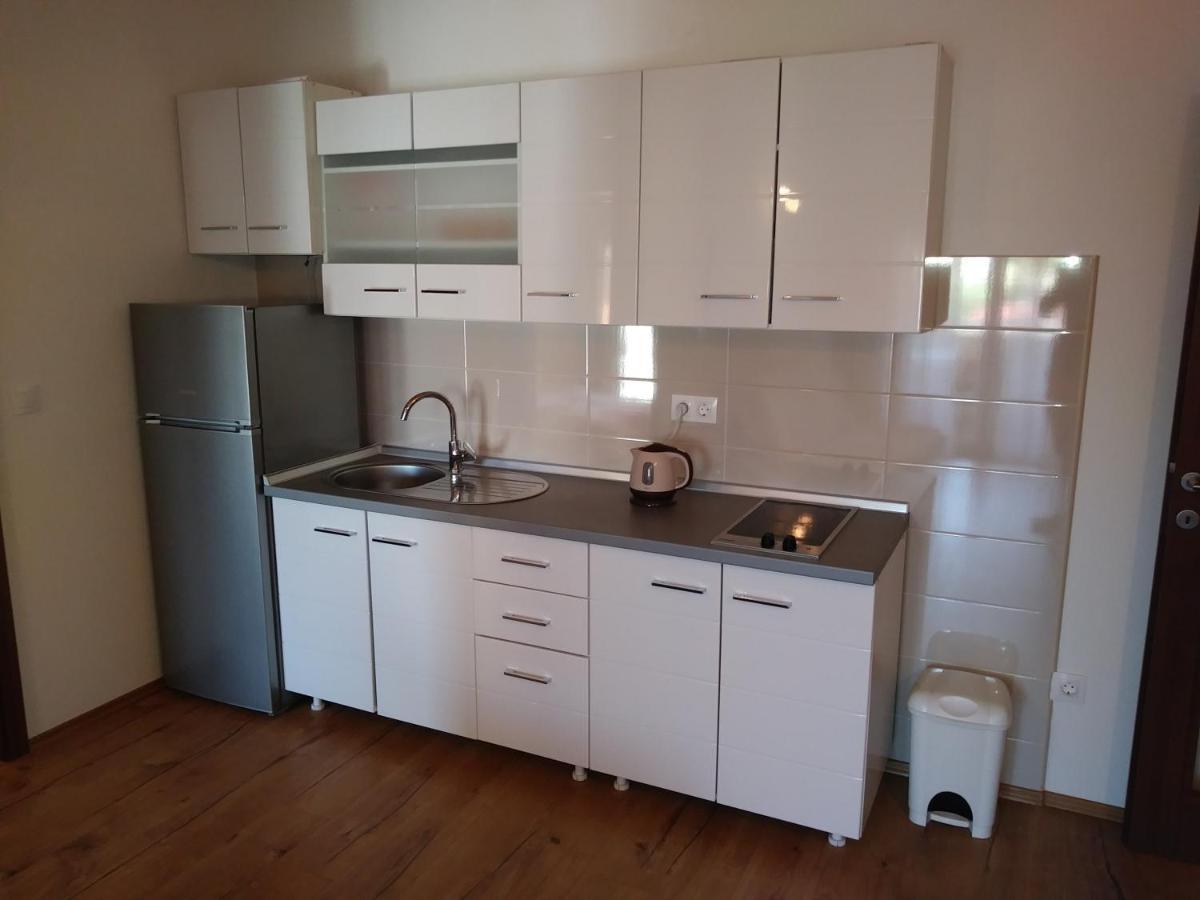 Nives Apartmani Pakostane Bagian luar foto