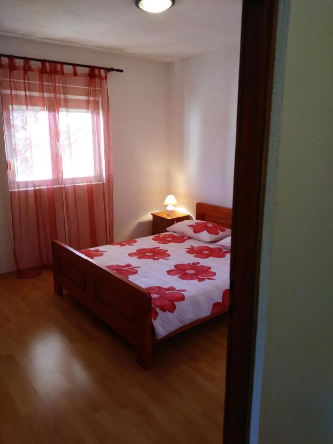 Nives Apartmani Pakostane Bagian luar foto