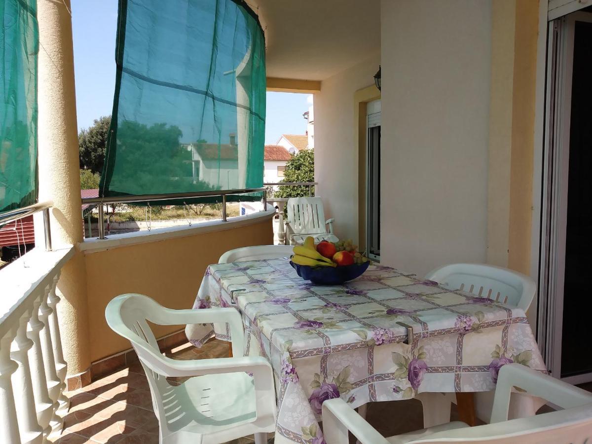 Nives Apartmani Pakostane Bagian luar foto