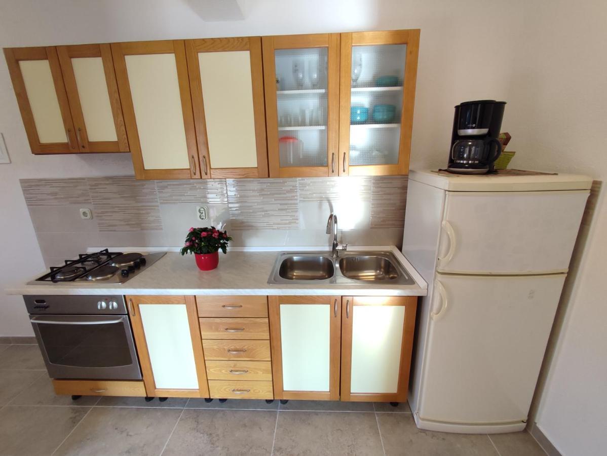 Nives Apartmani Pakostane Bagian luar foto